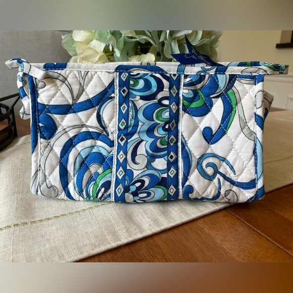 Vera Bradley Mediterranean White weekender, tote & cosmetic Travel Set - Picture 10 of 13